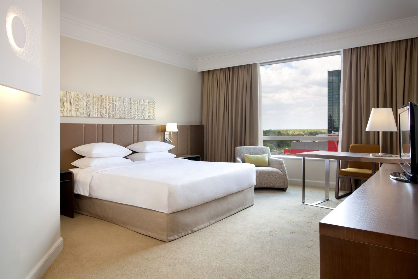 Hyatt Regency Belgrade interior