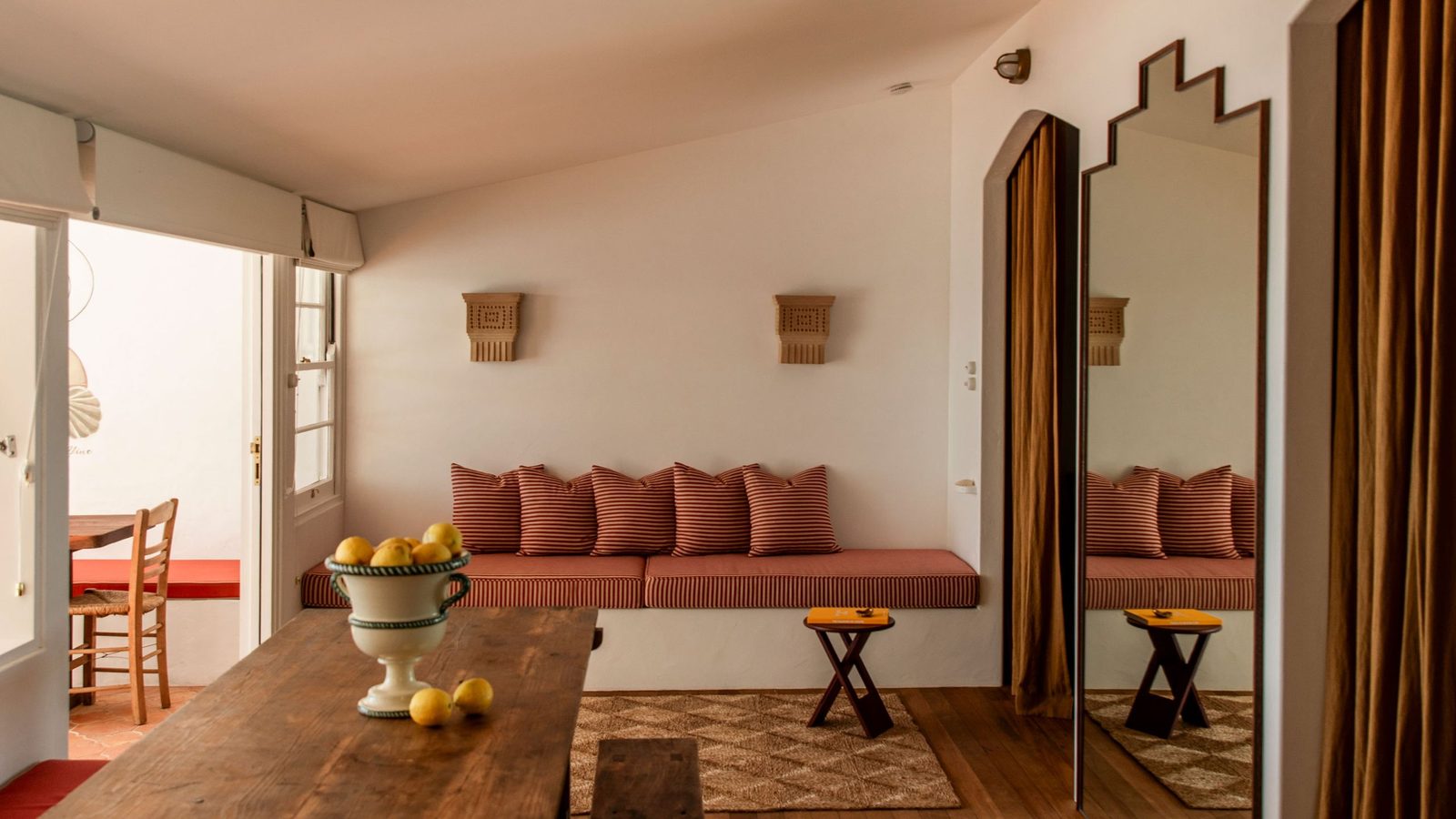 Il Delfino Seaside Inn interior