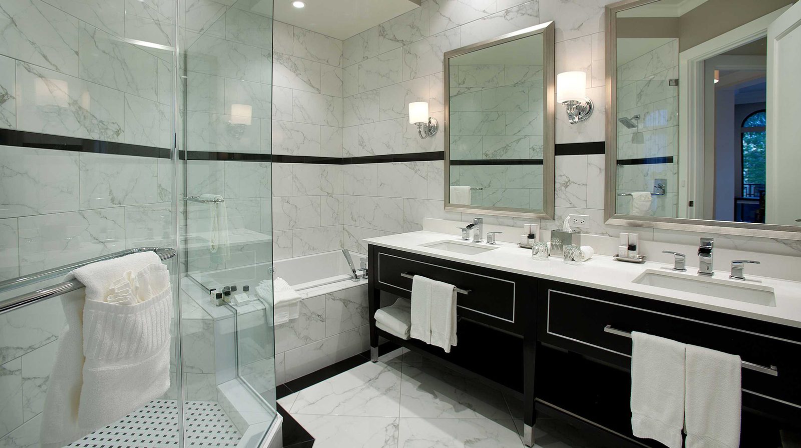 Inn on Fifth and Club Level Suites interior