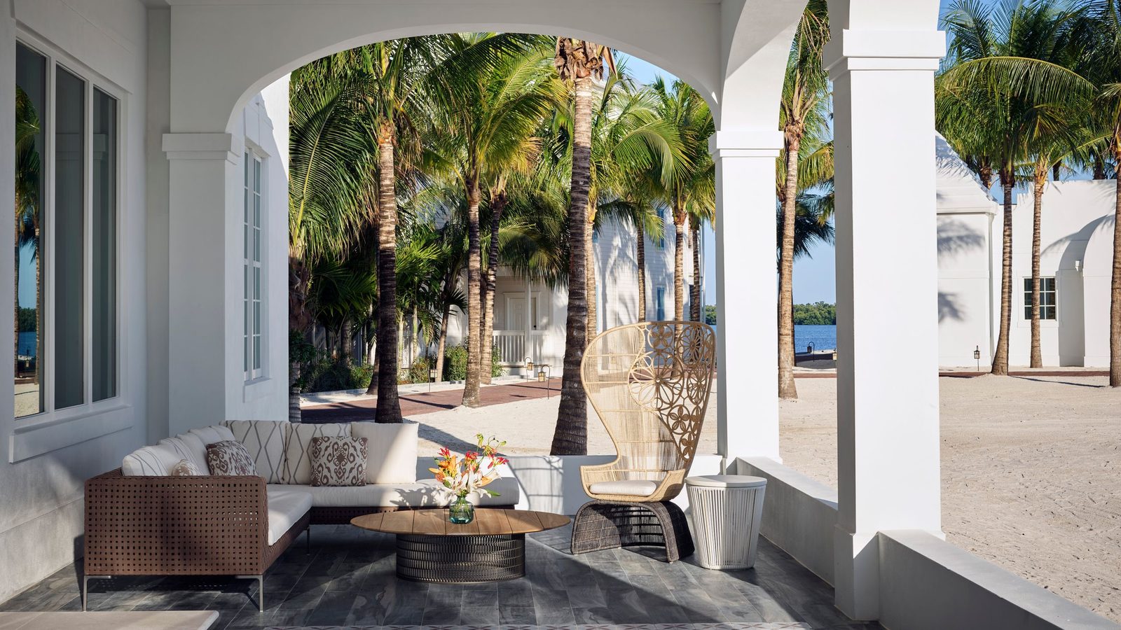 Isla Bella Beach Resort interior