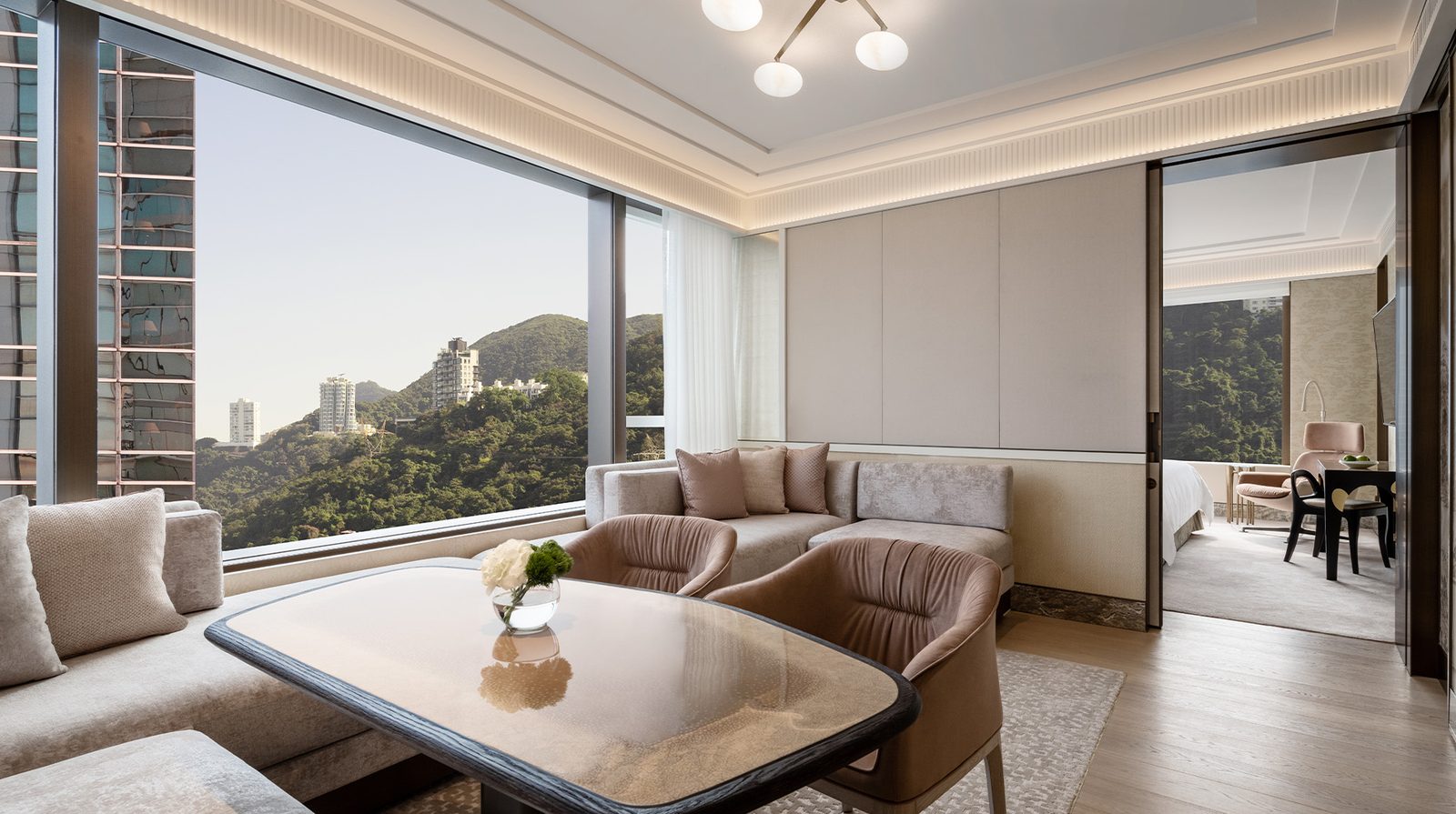 Island Shangri-La, Hong Kong interior