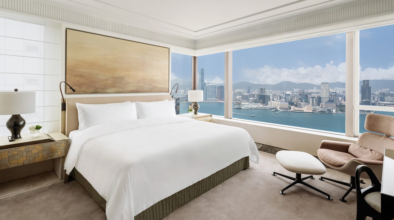 Island Shangri-La, Hong Kong interior