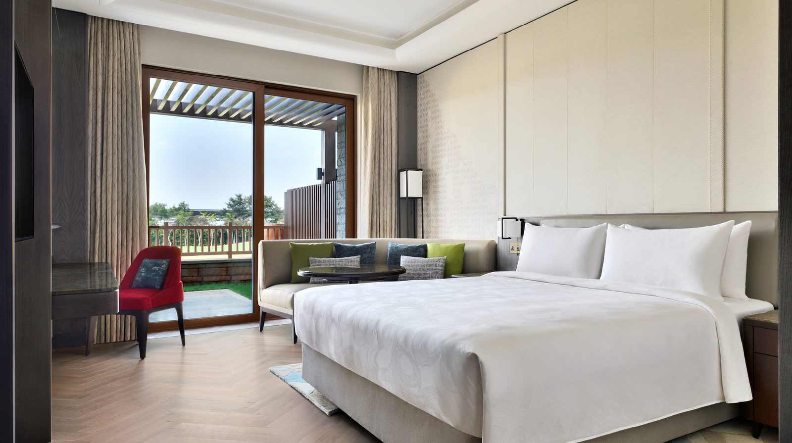 JW Marriott Bengaluru Prestige Golfshire Resort & Spa interior