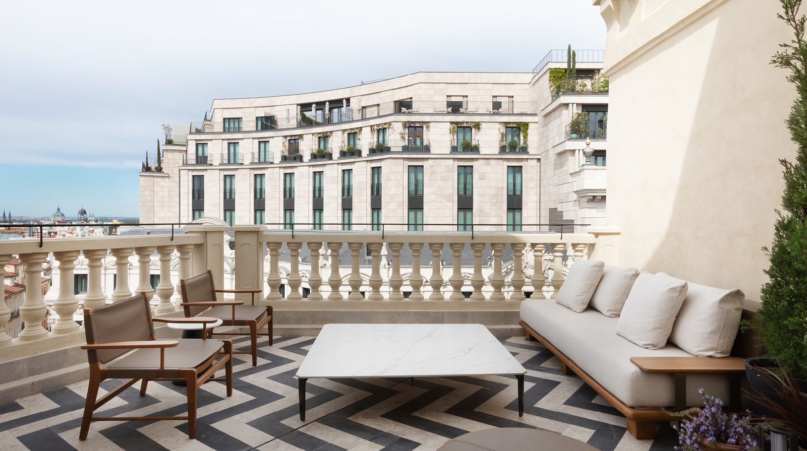JW Marriott Hotel Madrid interior