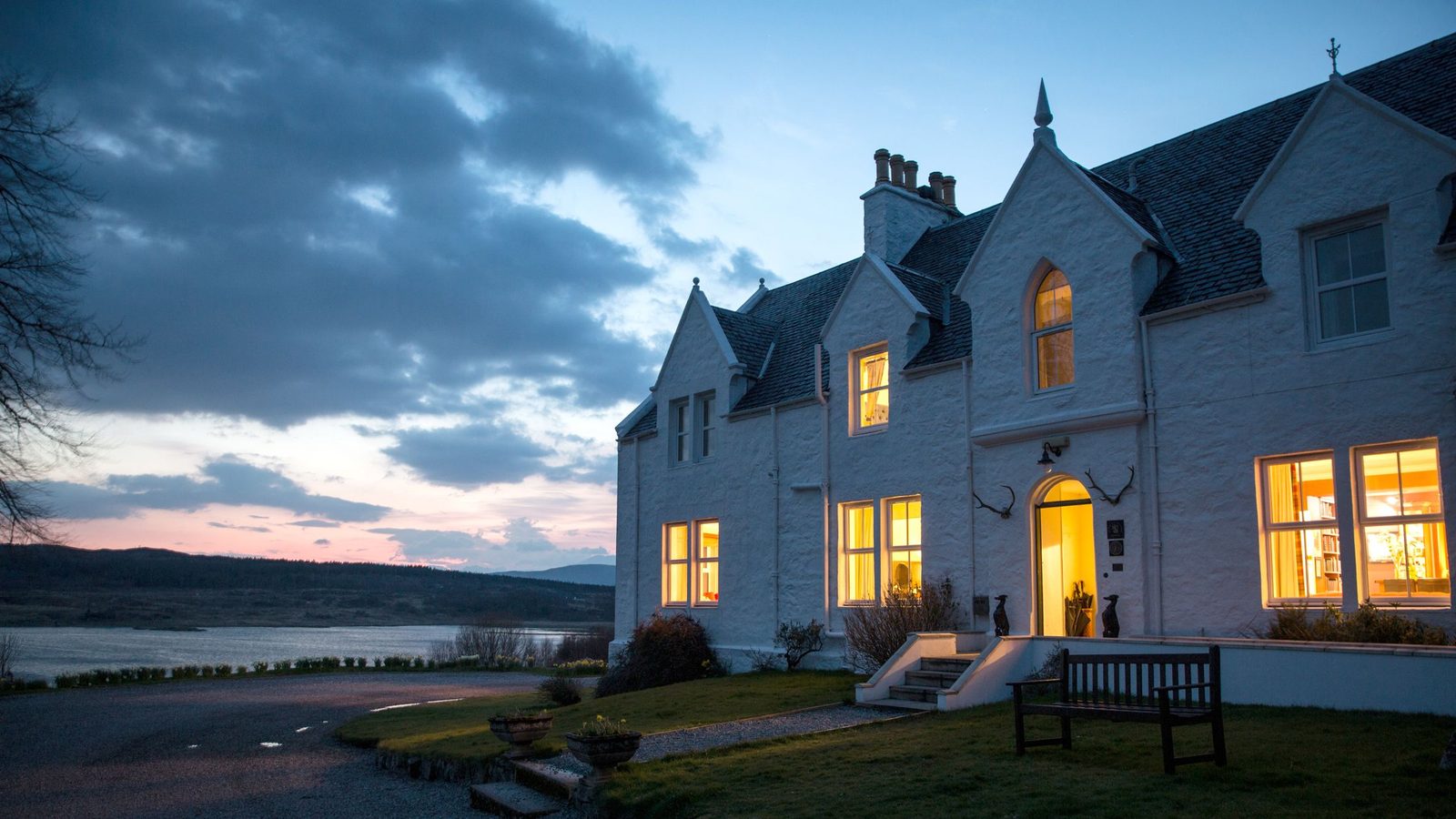 Kinloch Lodge interior