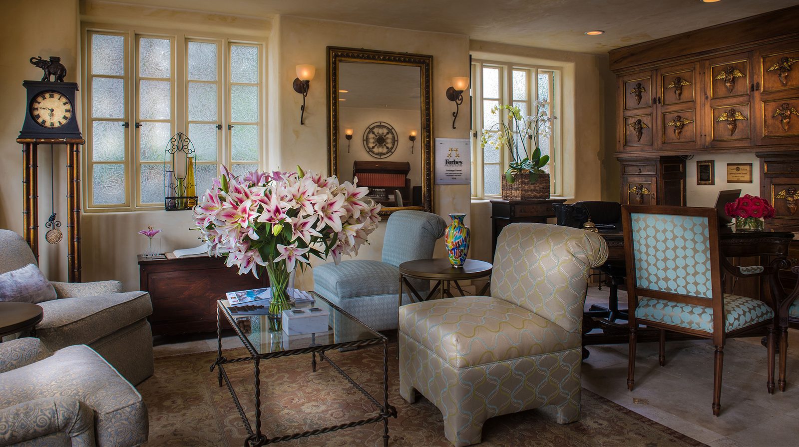 L'Auberge Carmel interior