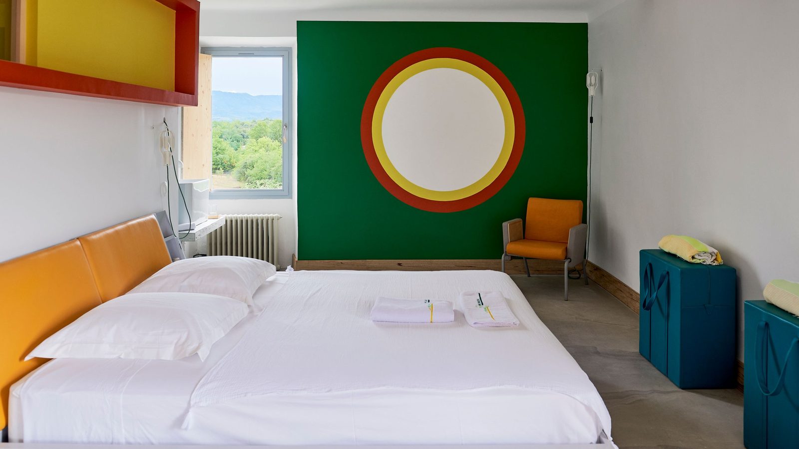 La Ferme HI bride interior