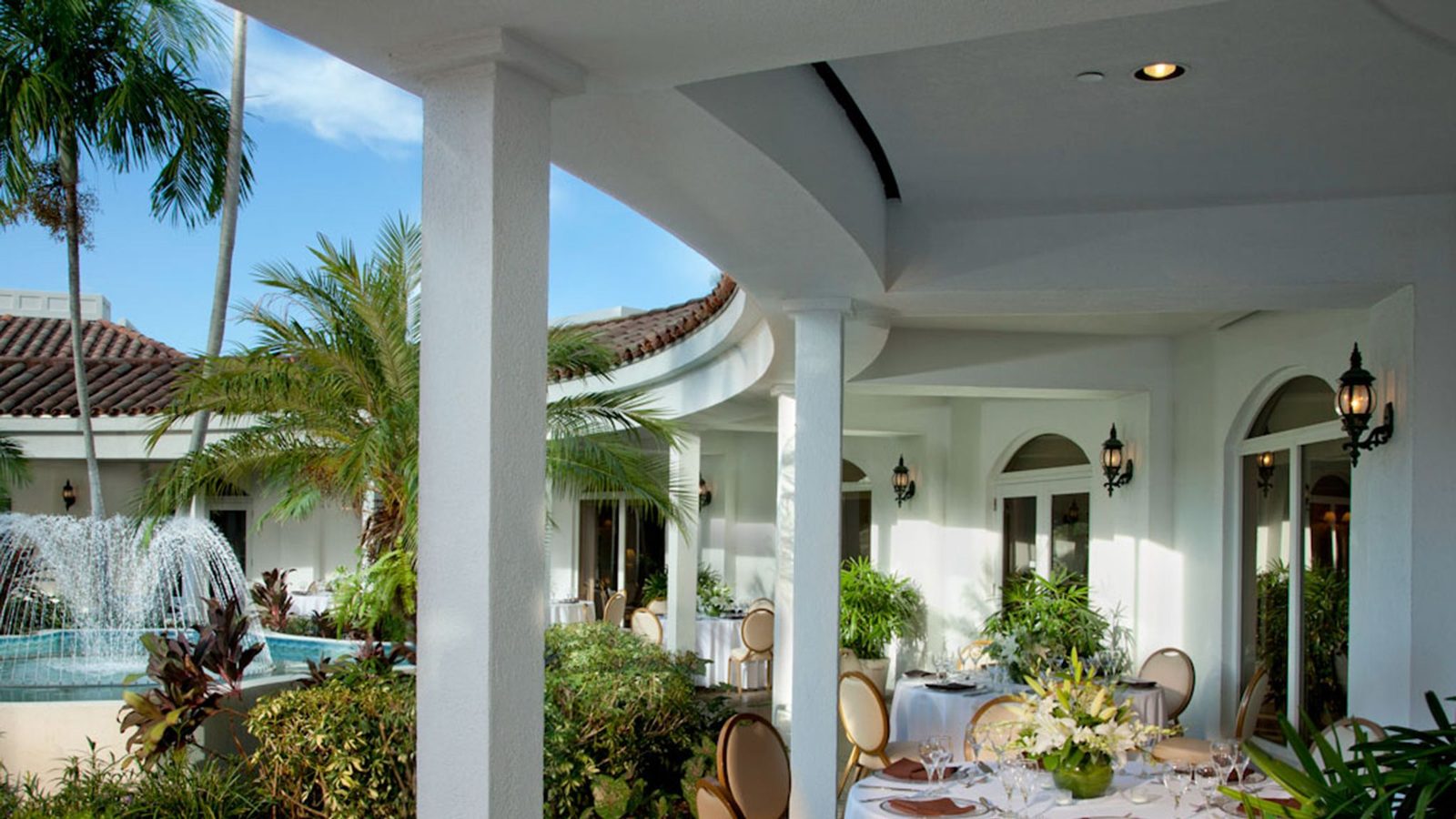Lago Mar Beach Resort & Club interior