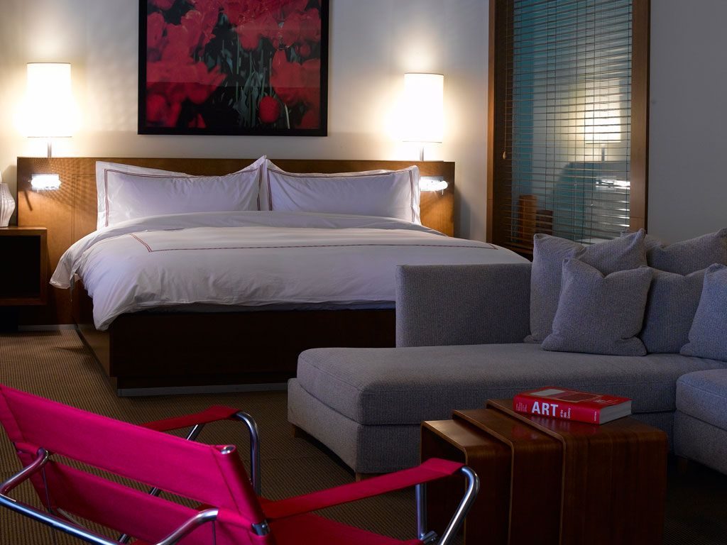 Le Germain Hotel Toronto Maple Leaf Square interior