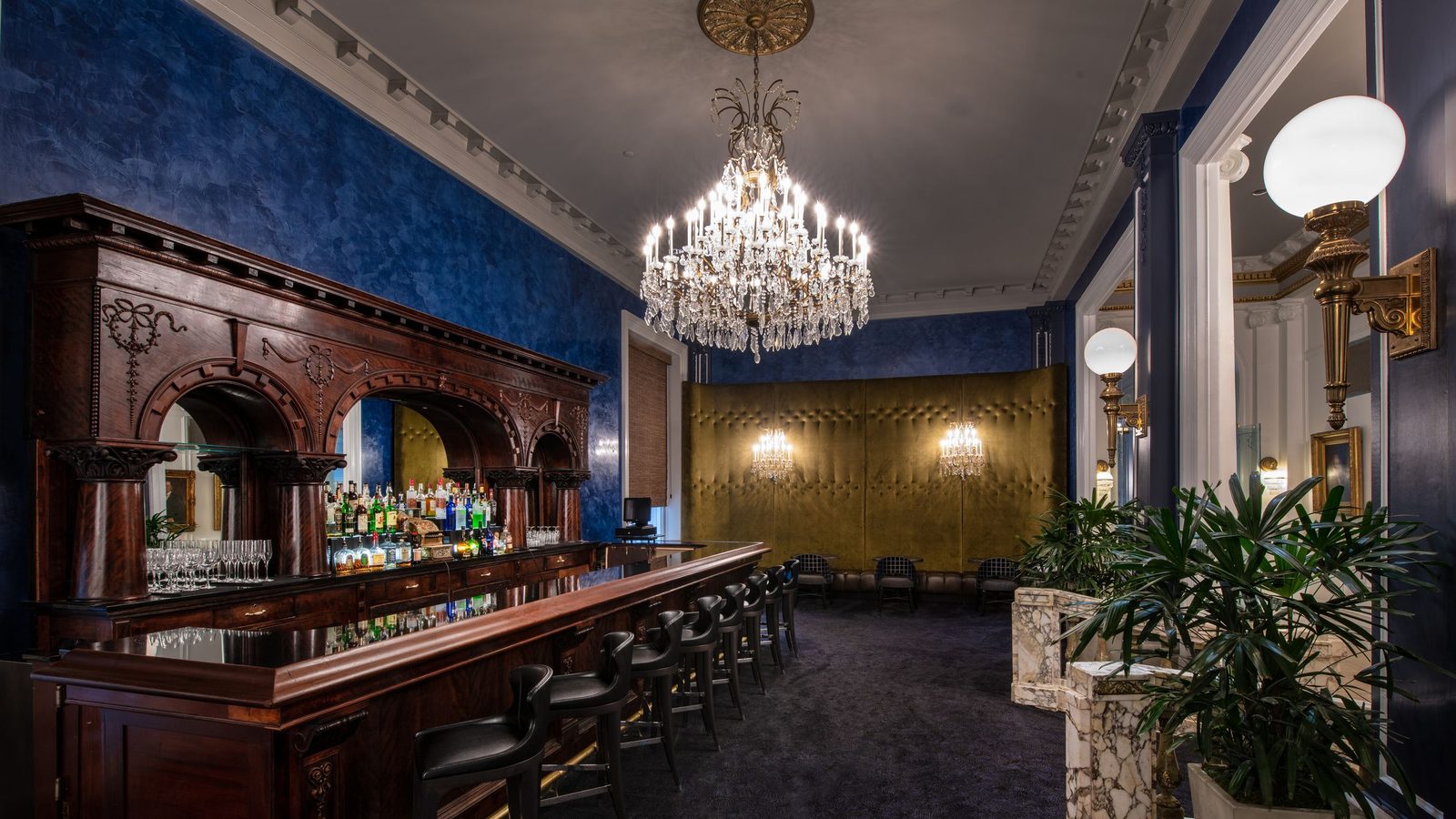 Le Pavillon Hotel interior