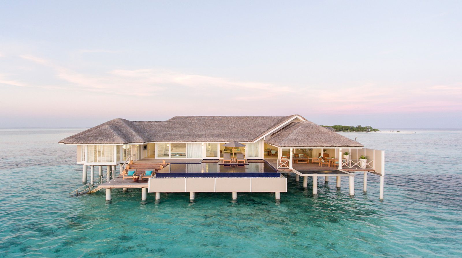 LUX* South Ari Atoll interior