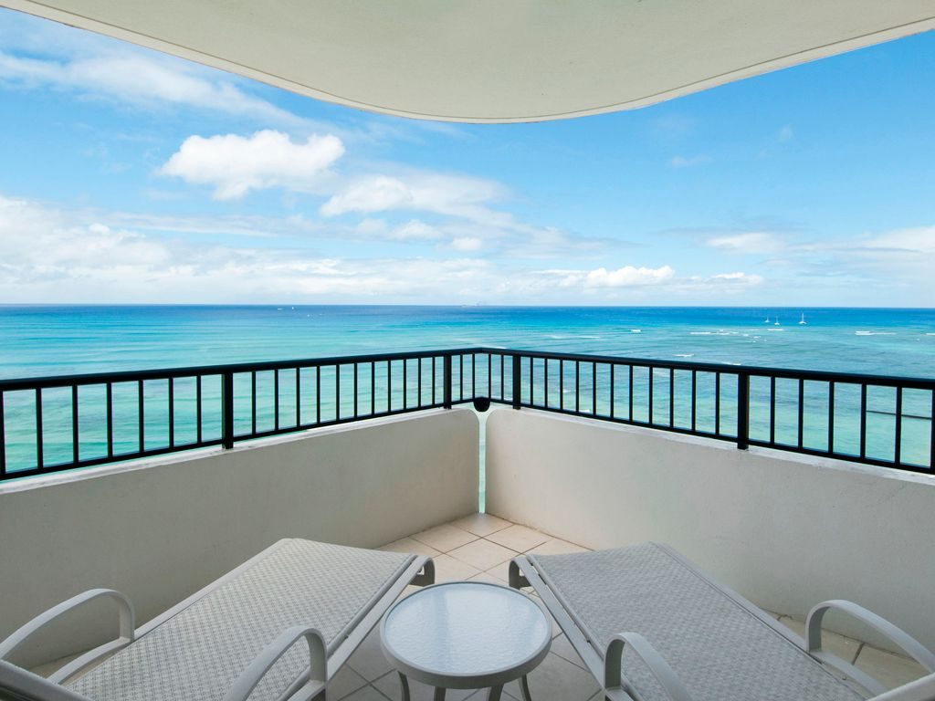 Moana Surfrider, A Westin Resort & Spa interior
