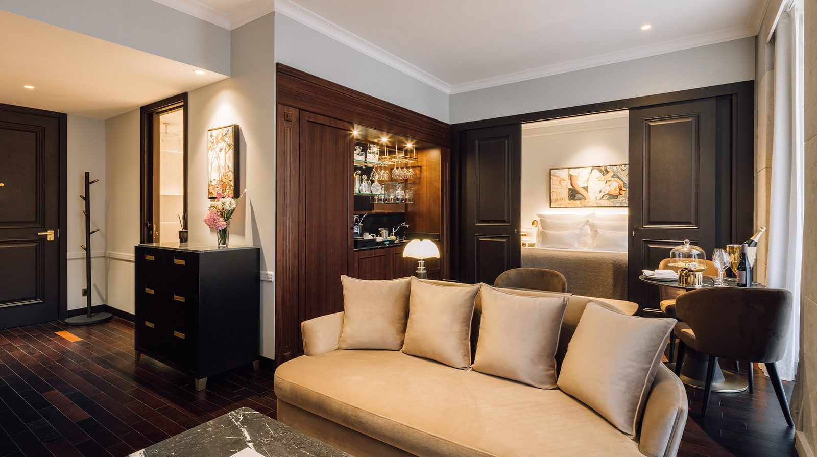 MYTHIC SANA – Downtown Suites interior