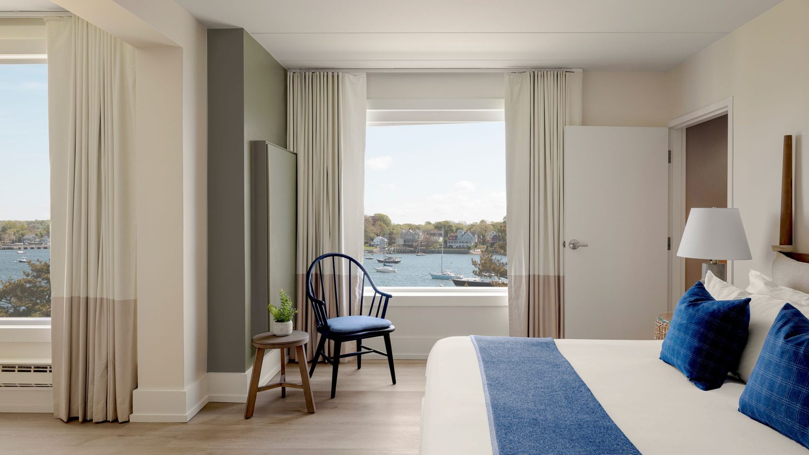 Newport Harbor Island Resort