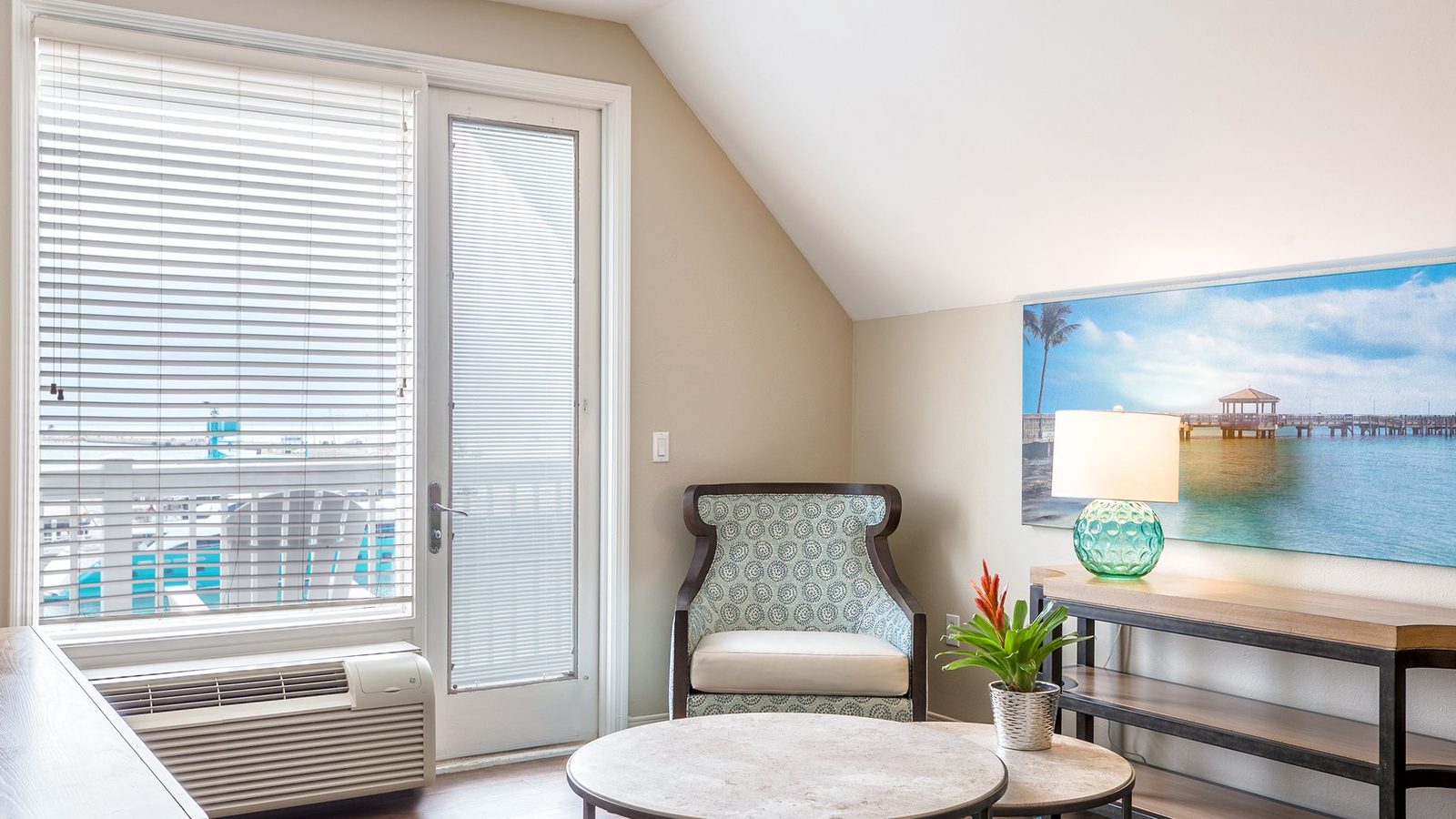 Opal Key Resort & Marina interior