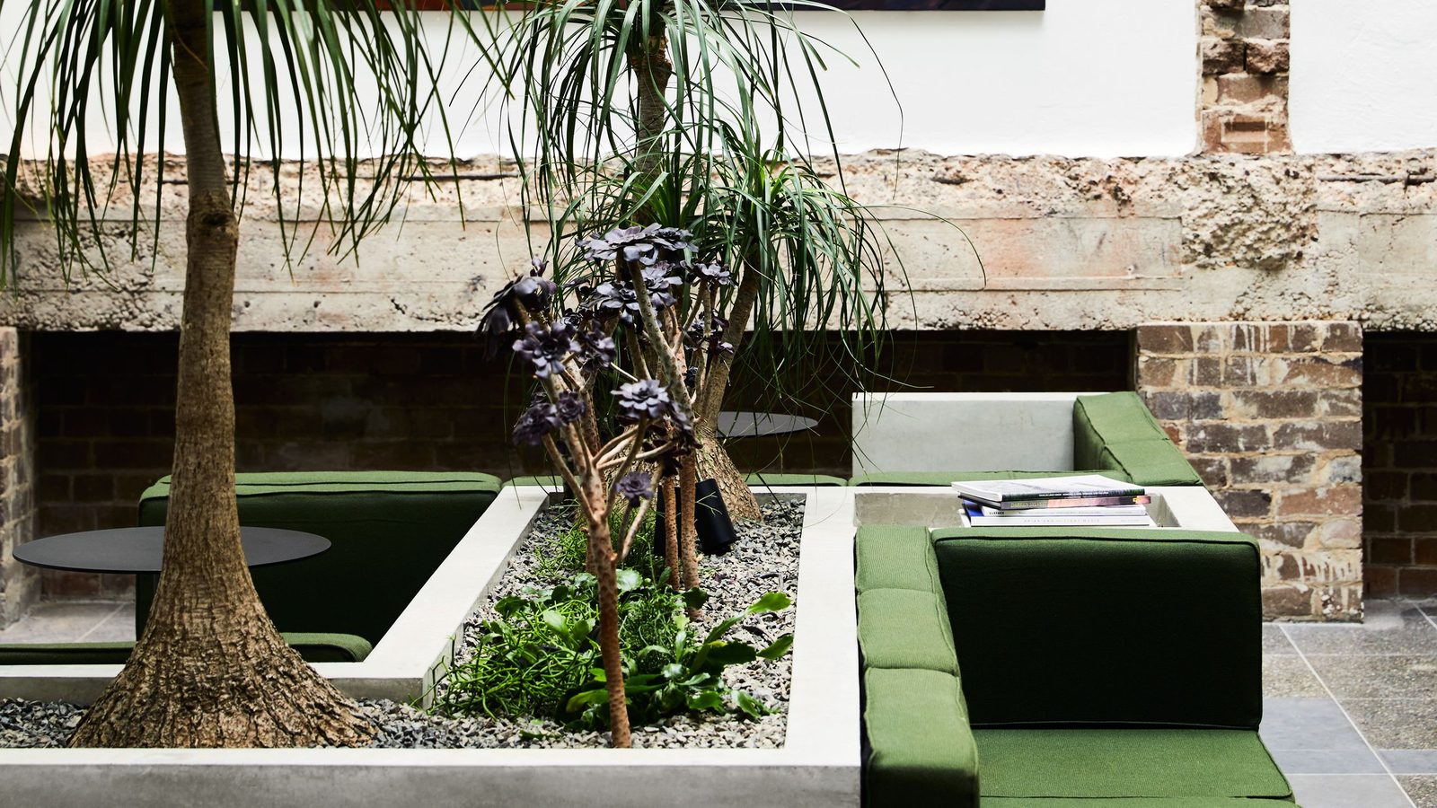 Paramount House Hotel interior