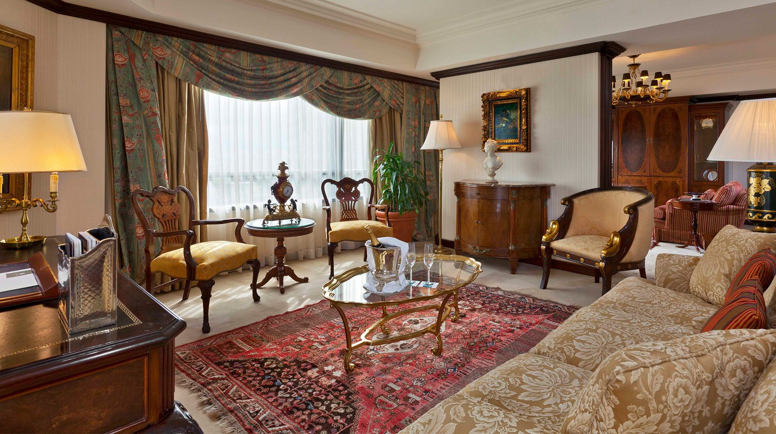 Park Tower, A Luxury Collection Hotel interior