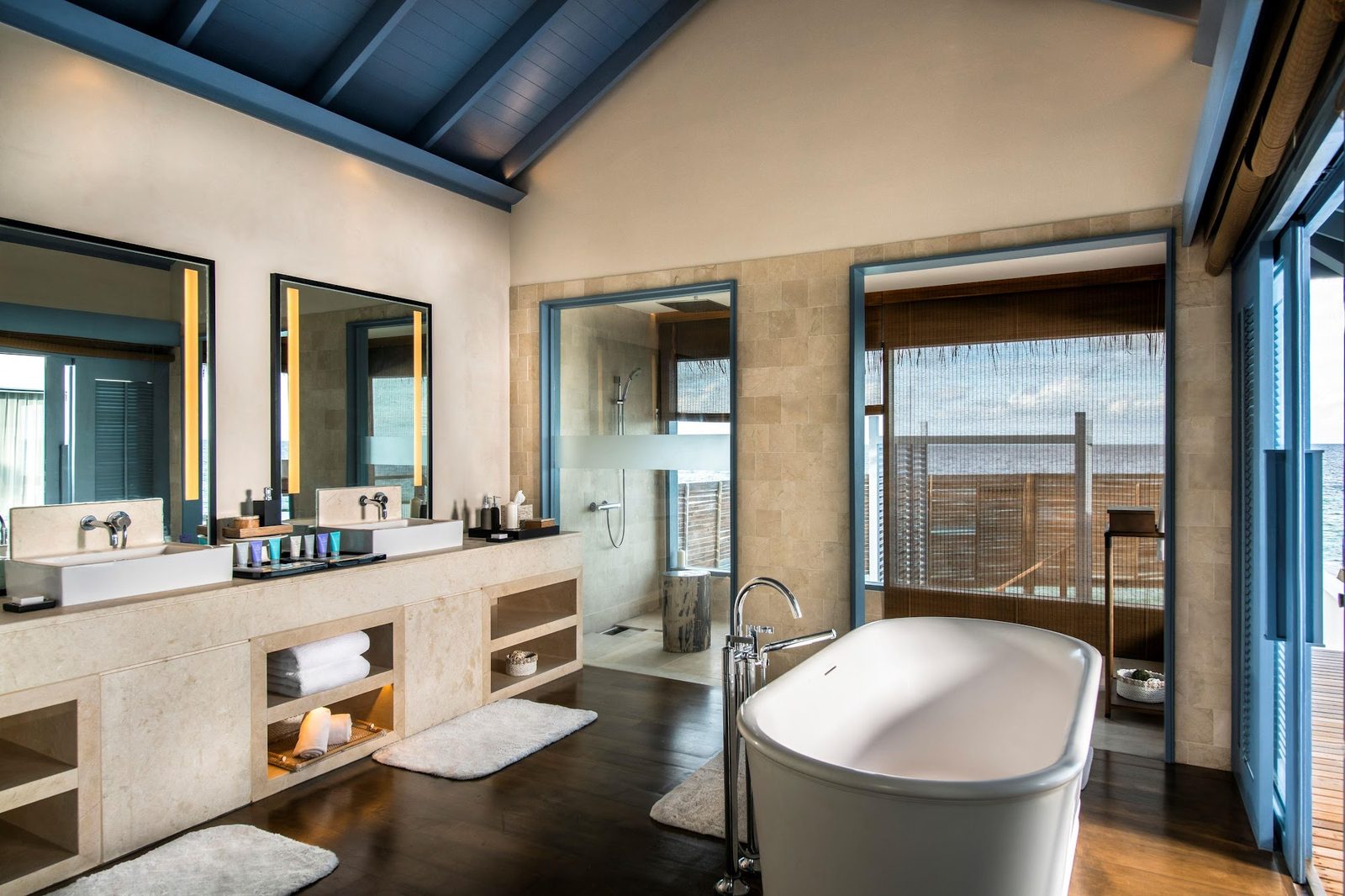Raffles Maldives Meradhoo interior