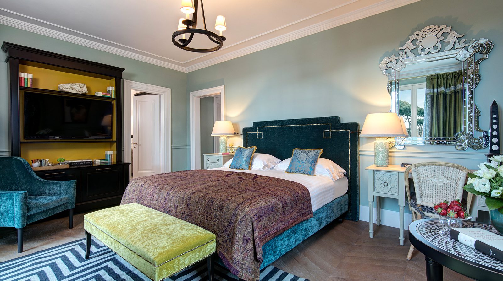 Hotel de la Ville, a Rocco Forte Hotel interior