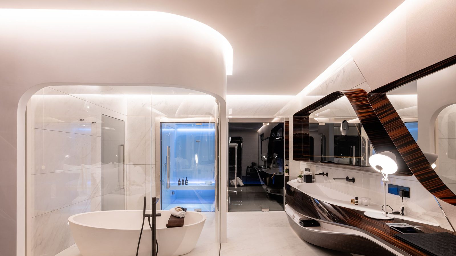 Romeo Roma interior