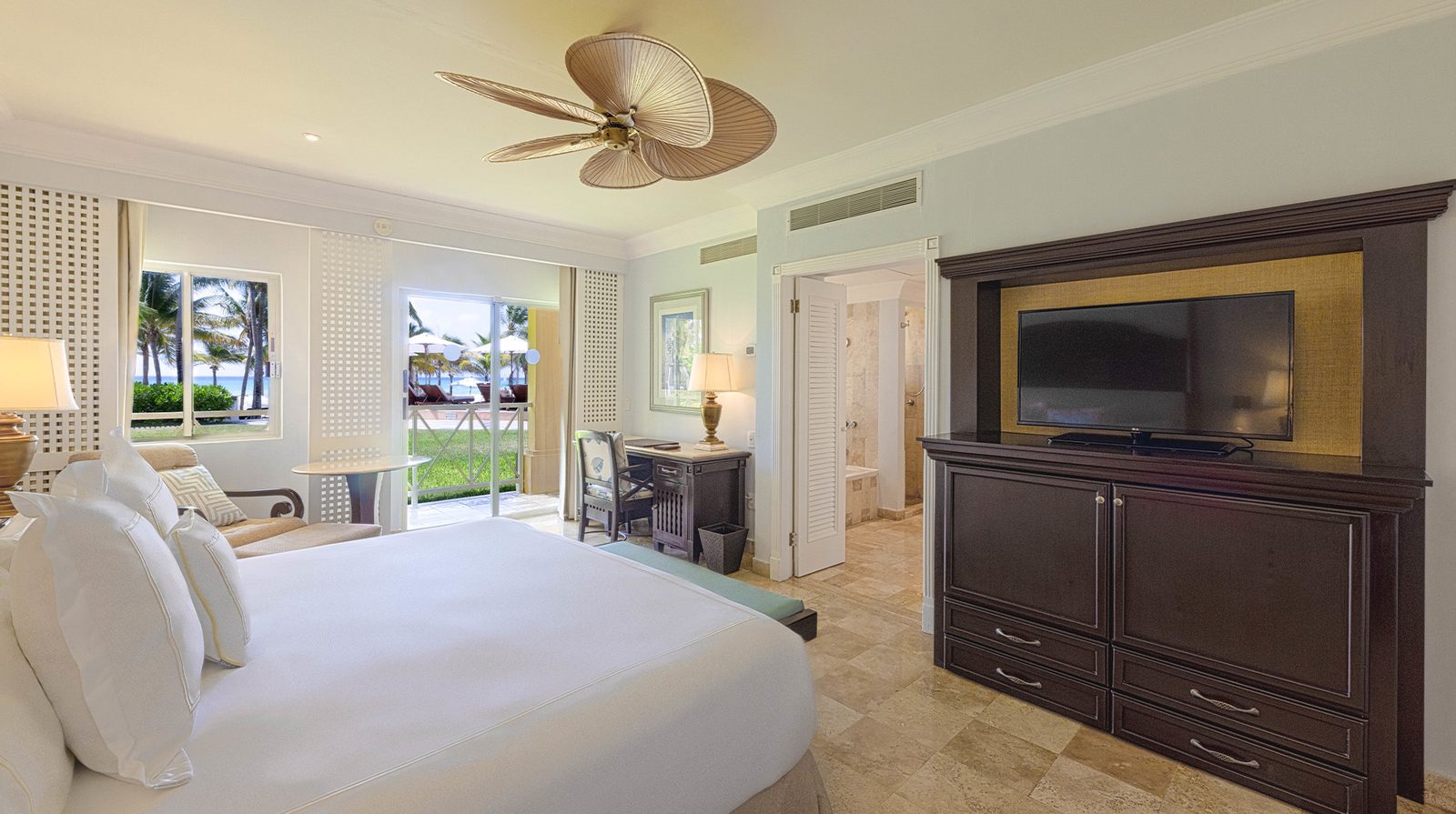 Royal Hideaway Playacar interior