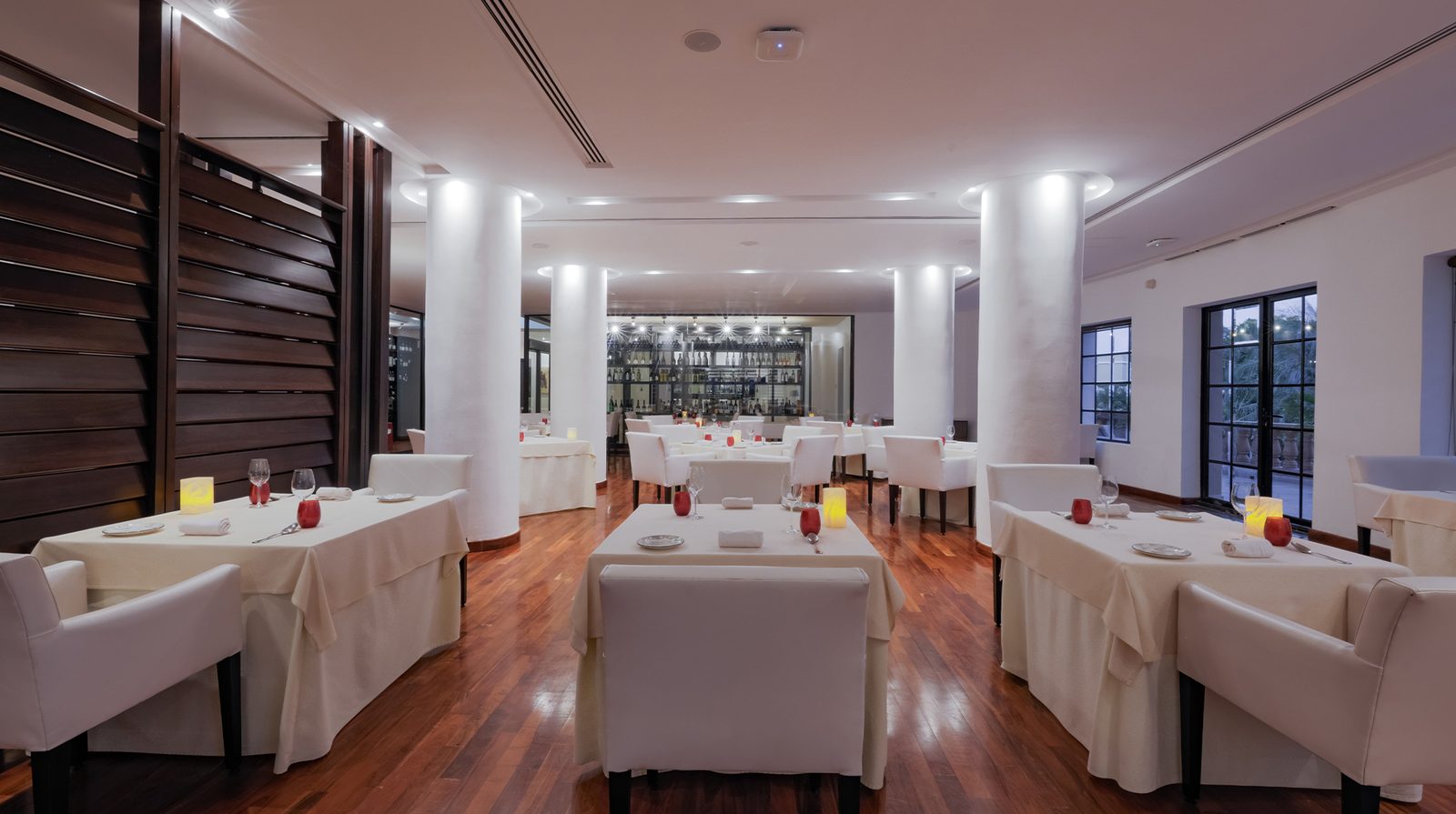 Royal Hideaway Playacar interior