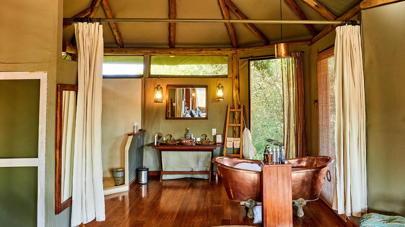 Sala's Camp interior