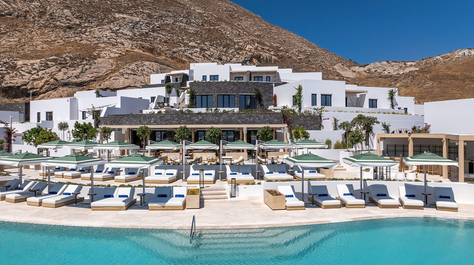 Sandblu Santorini, LXR Hotels & Resorts