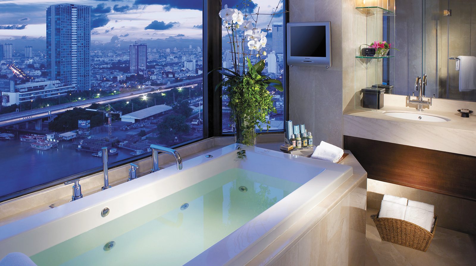 Shangri-La Bangkok interior