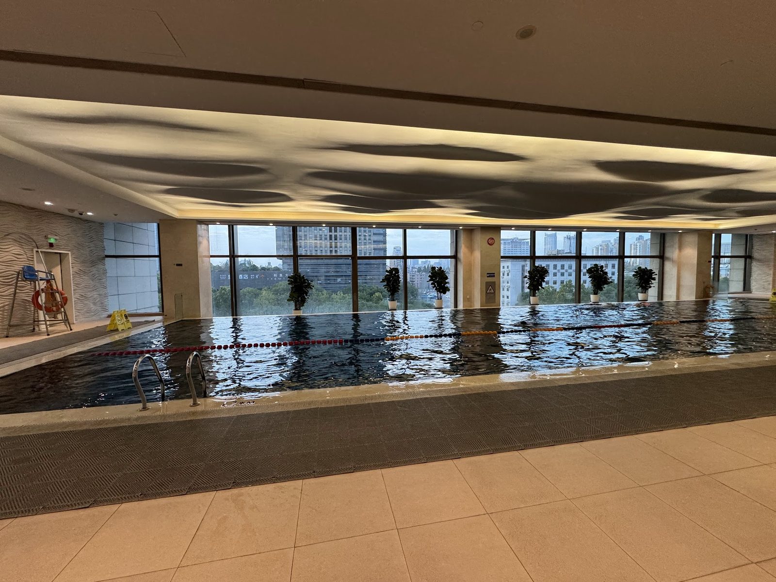 Shangri-La Nanjing interior