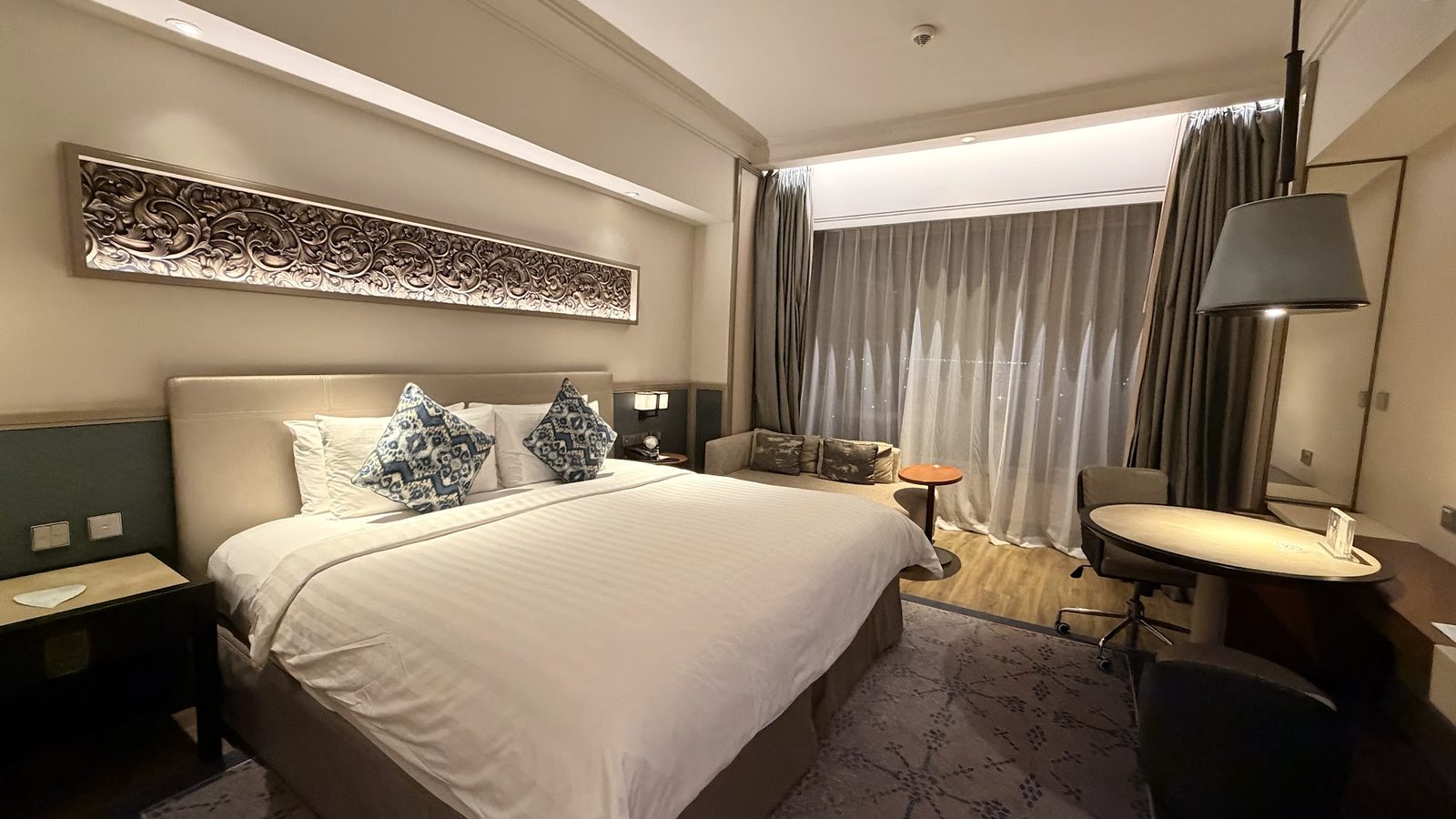 Shangri-La Surabaya interior