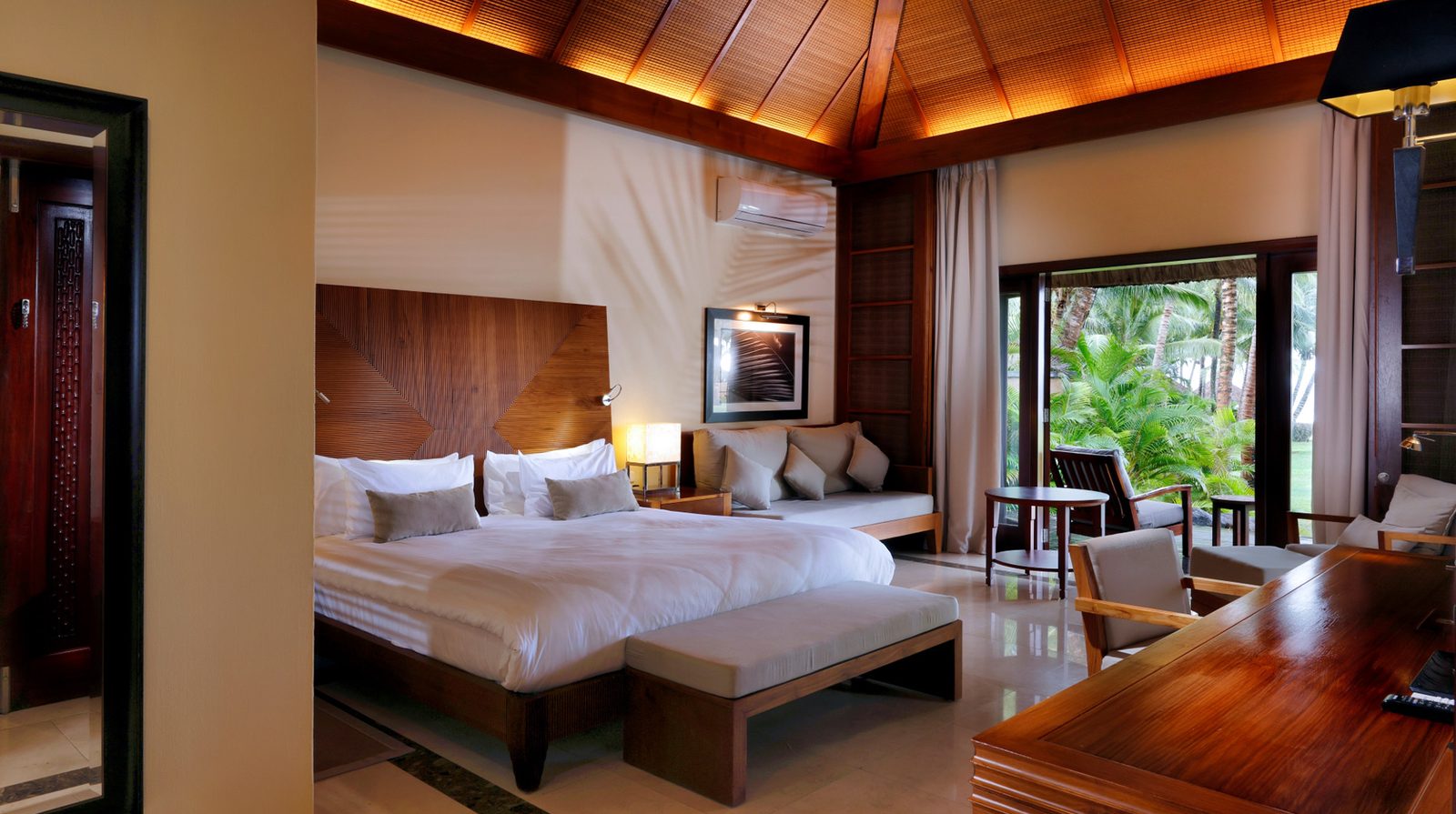 Shanti Maurice Resort & Spa interior