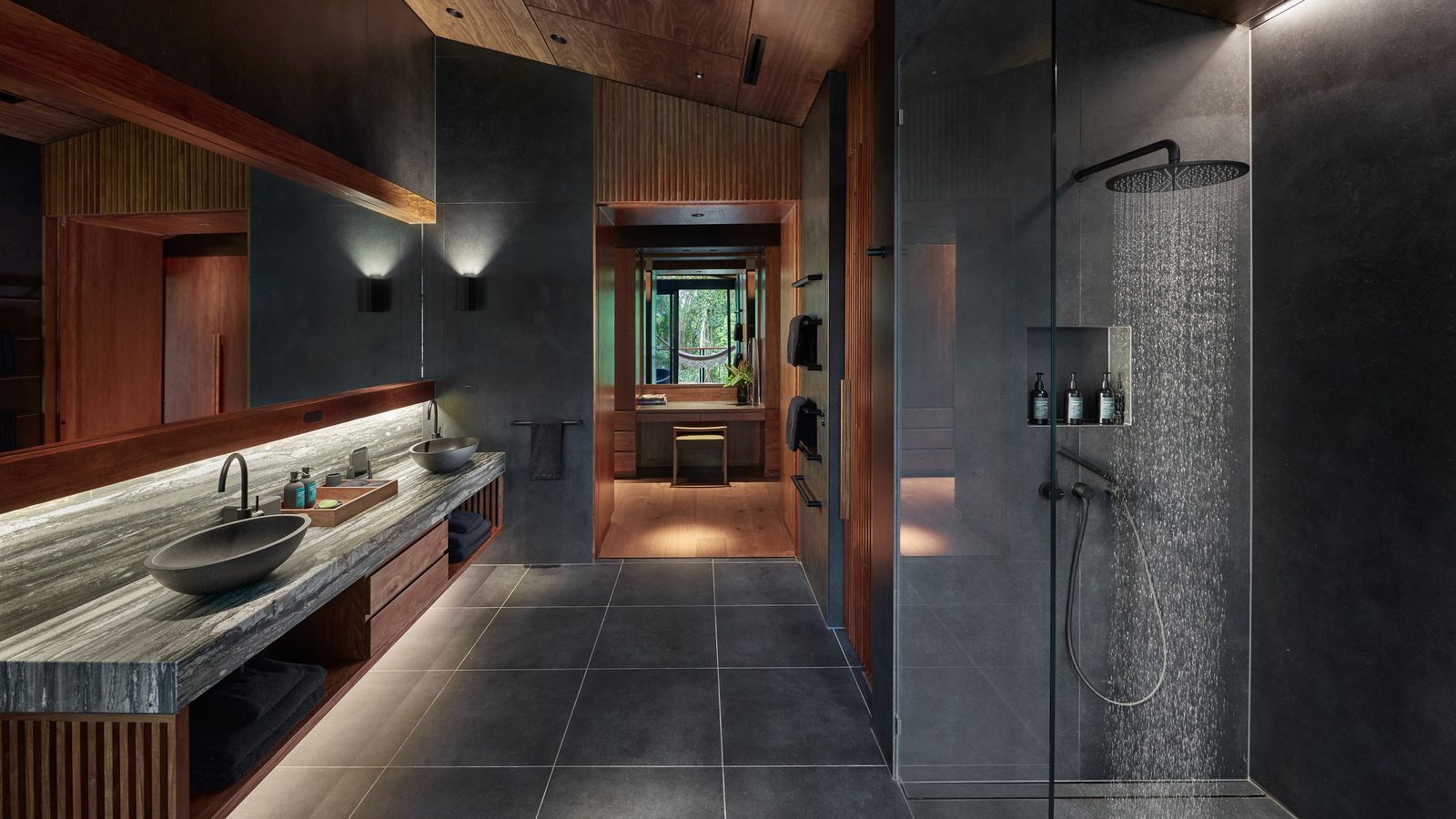 Silky Oaks Lodge interior