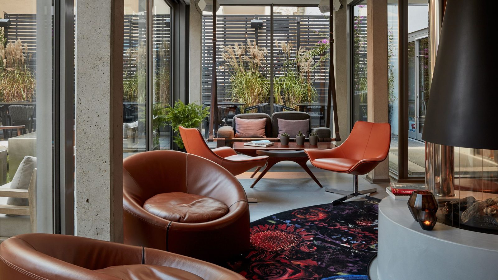 Sir Savigny Hotel