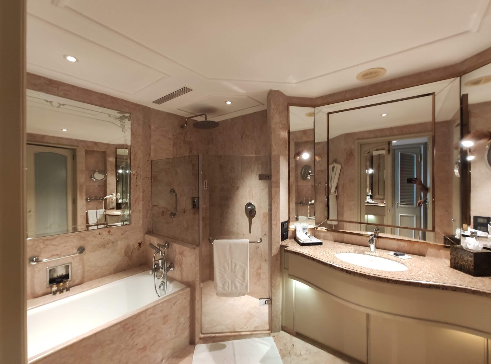 Taj Lands End, Mumbai interior