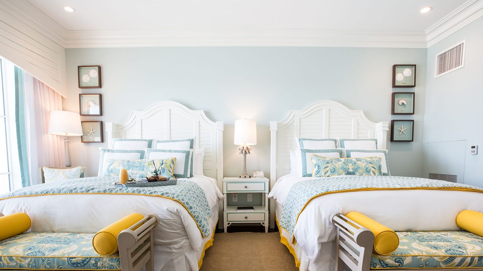 The Beach Club at Charleston Harbor Resort & Marina interior