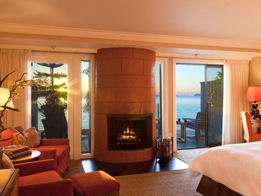 The Inn Above Tide interior