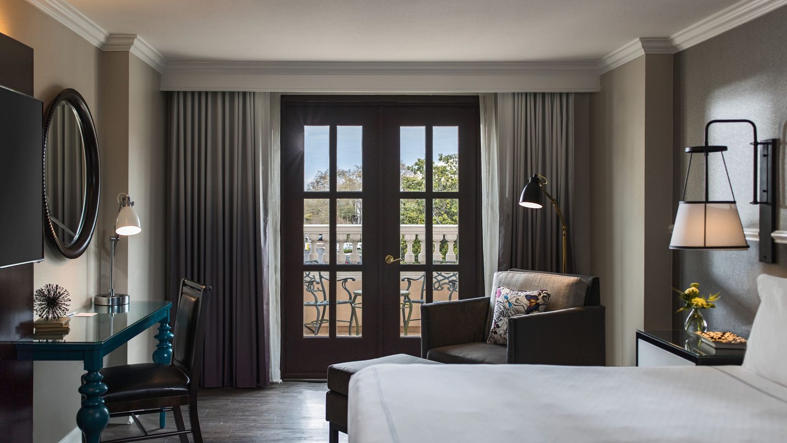 The Lindy Renaissance Charleston Hotel interior
