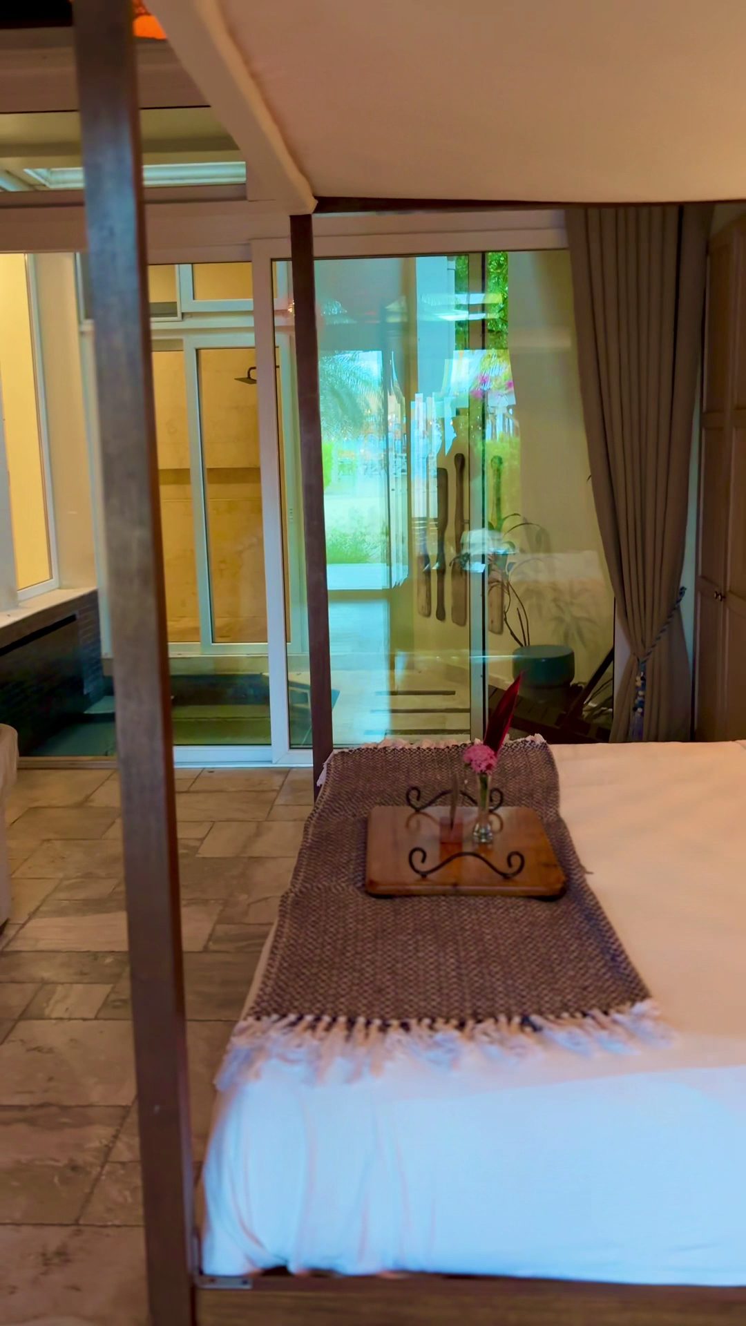 The Lodge at Jaguar Reef interior