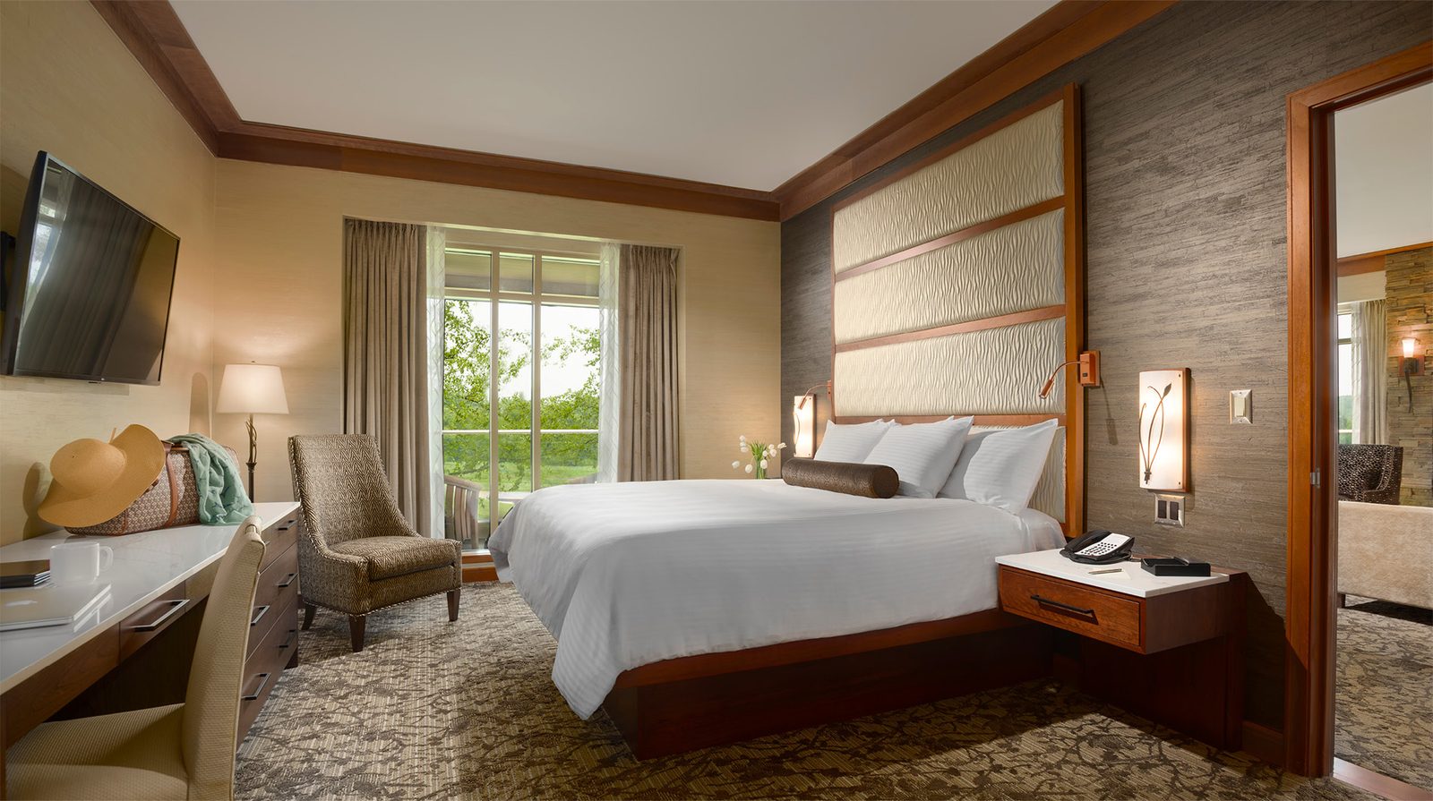 The Lodge at Turning Stone Resort Casino interior
