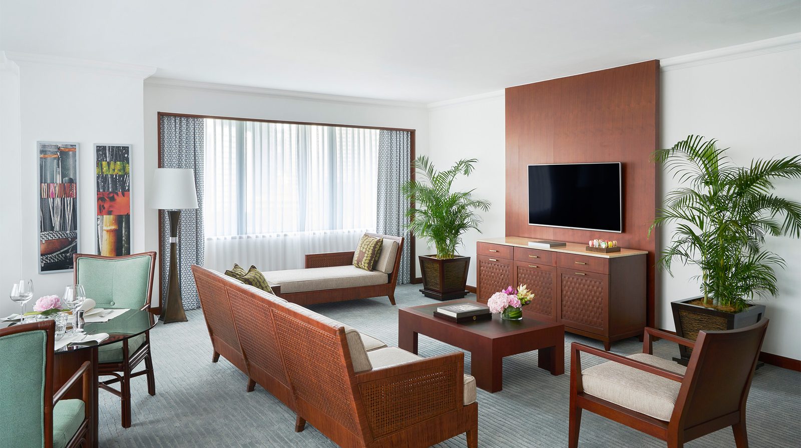 The Peninsula Manila interior