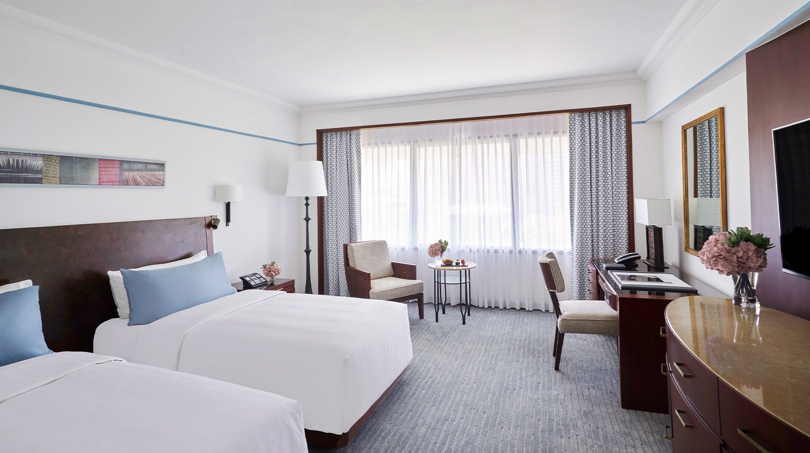 The Peninsula Manila interior
