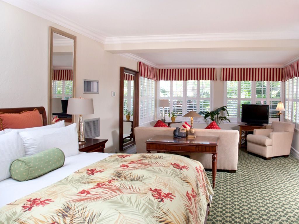 The Pillars Hotel & Club interior