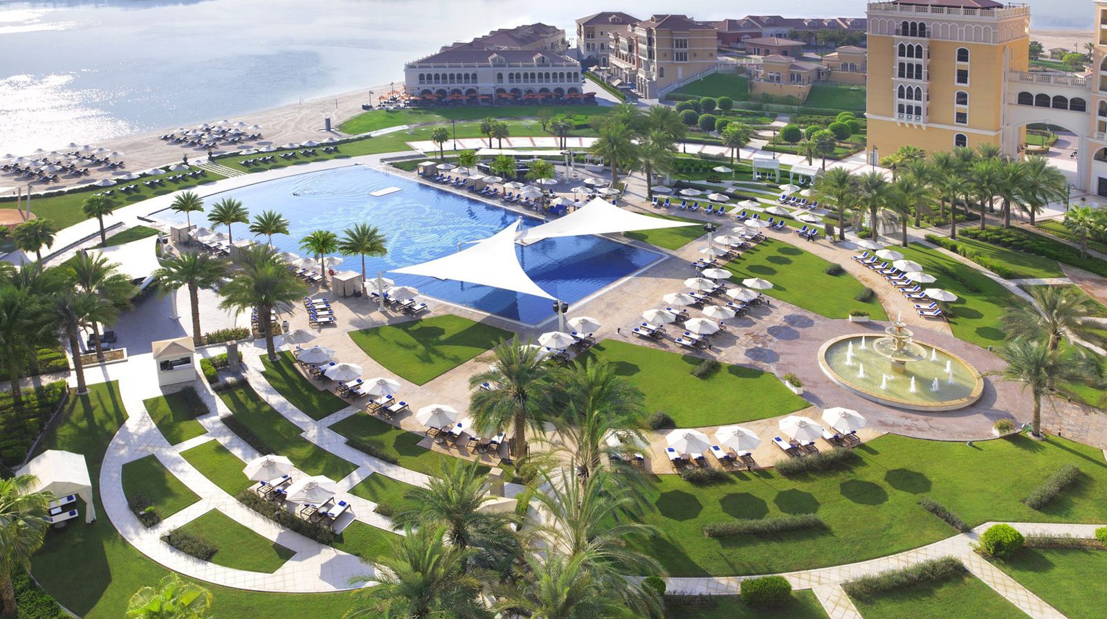 The Ritz-Carlton Abu Dhabi, Grand Canal interior
