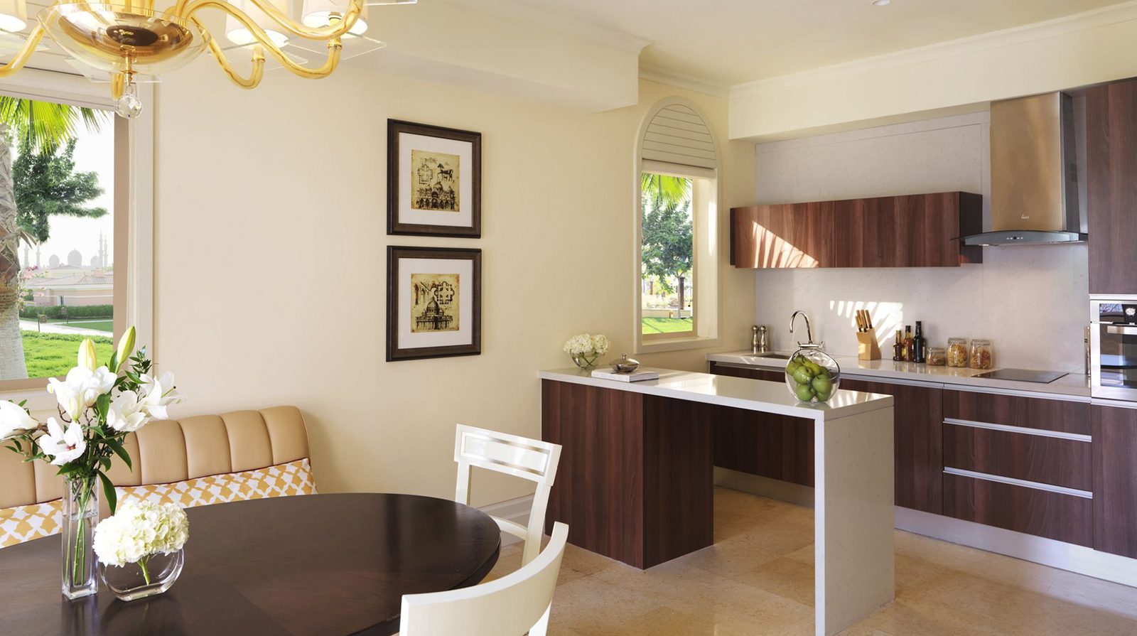 The Ritz-Carlton Abu Dhabi, Grand Canal interior