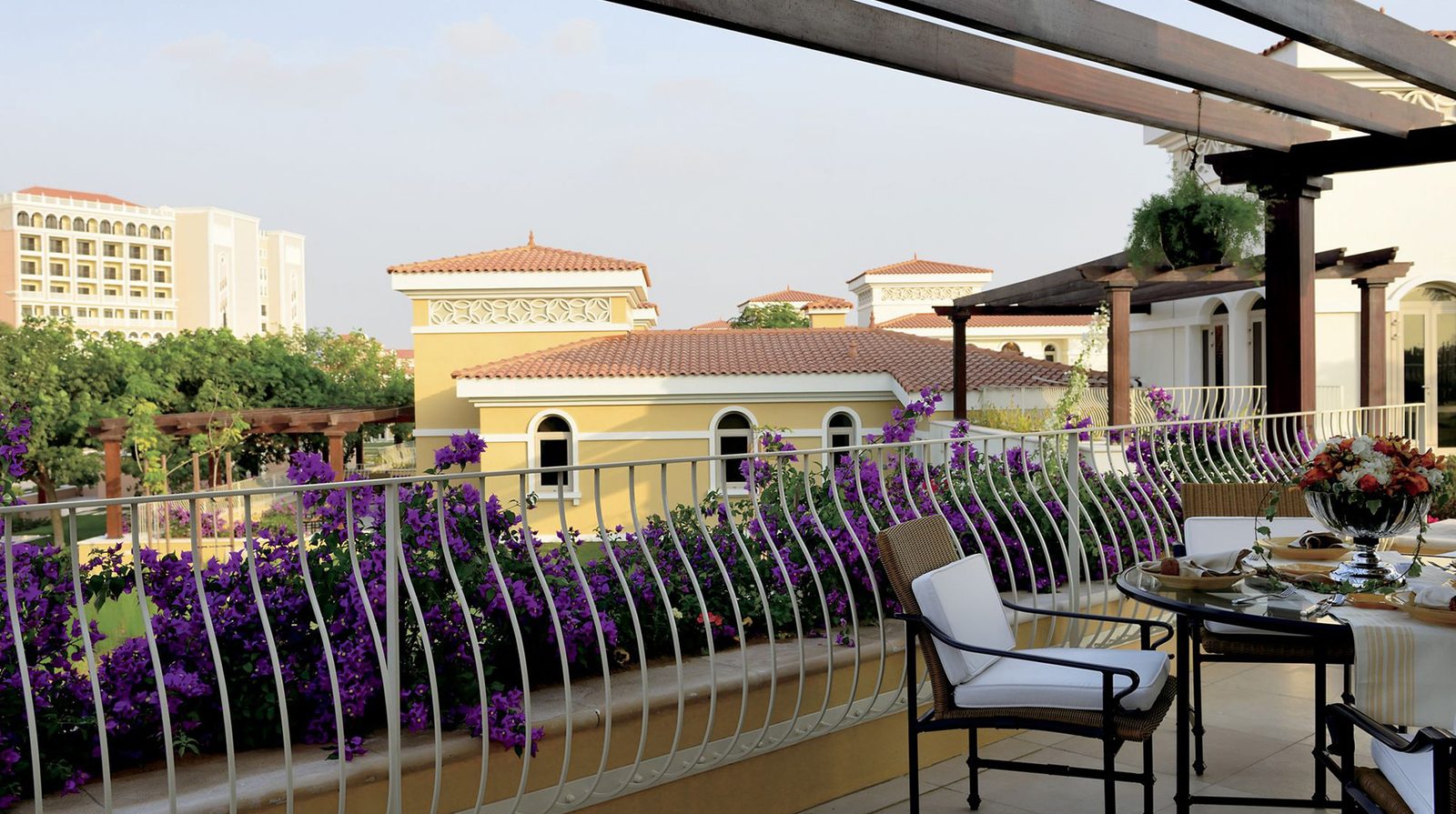 The Ritz-Carlton Abu Dhabi, Grand Canal interior
