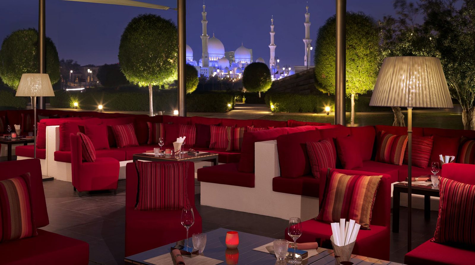 The Ritz-Carlton Abu Dhabi, Grand Canal interior