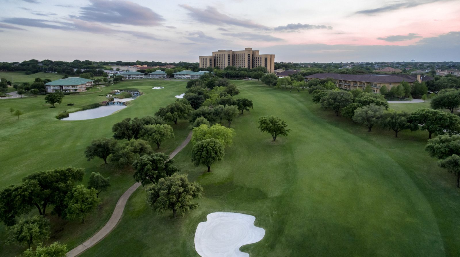 The Ritz-Carlton Dallas, Las Colinas