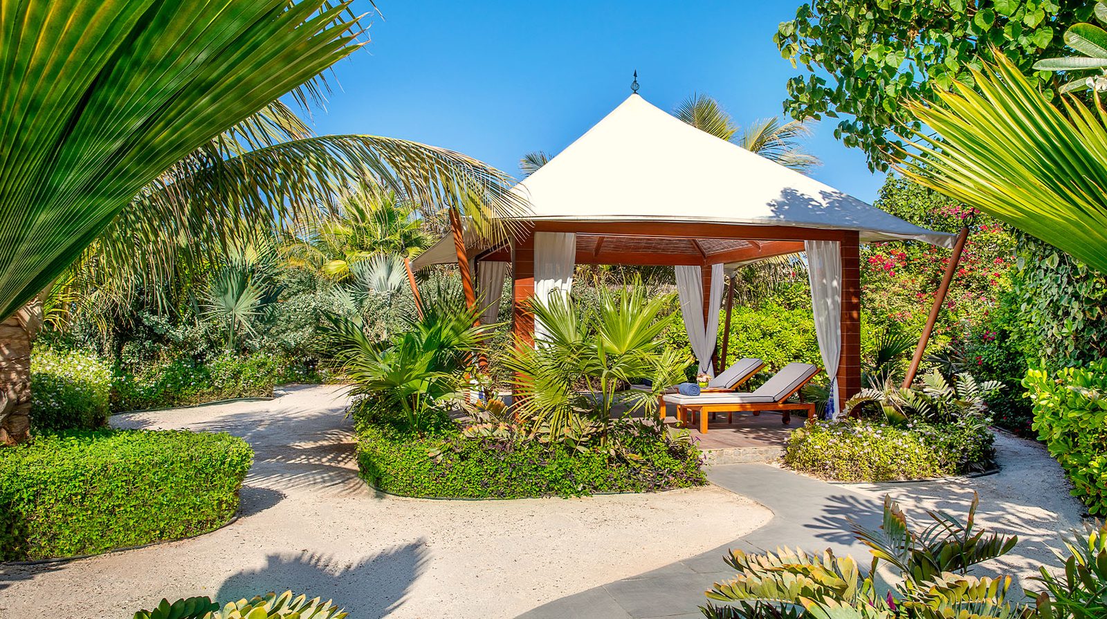 The Ritz-Carlton Ras Al Khaimah, Al Hamra Beach interior
