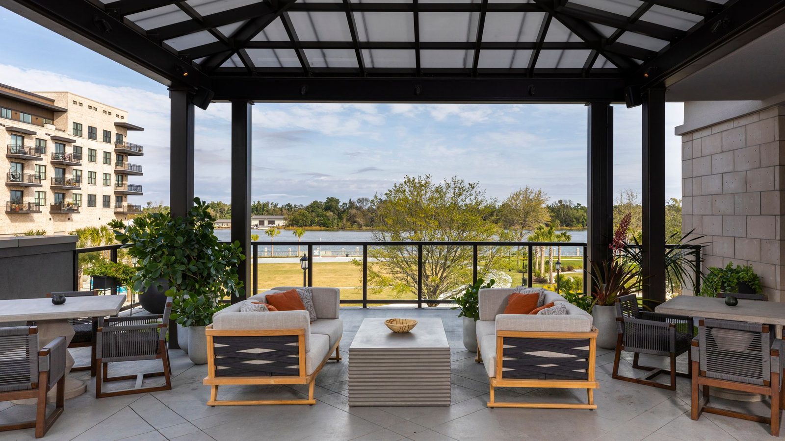 Thompson Savannah interior